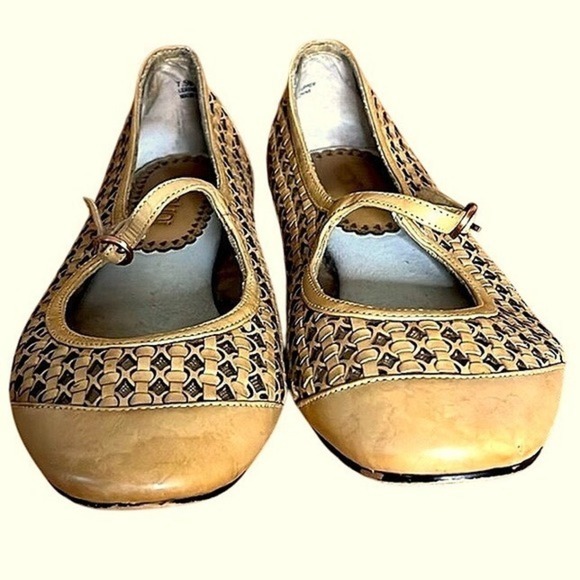 Anthropologie Elegant Tan Woven Women's Flats - Picture 2 of 5